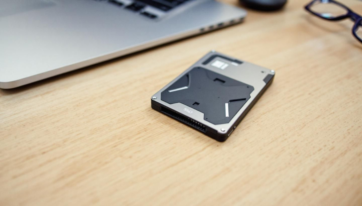 Comment choisir entre carte mémoire SD et disque dur pour votre sécurité?